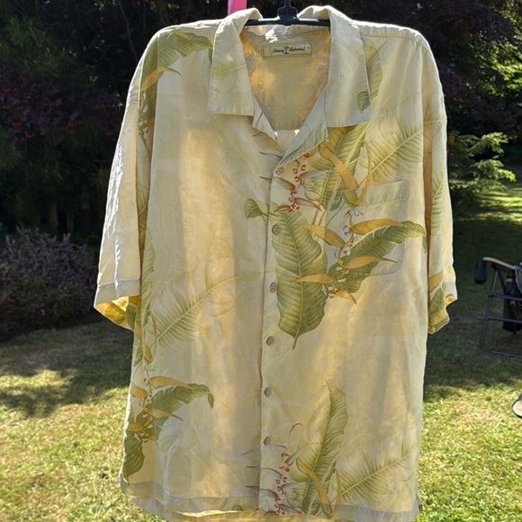 Tommy Bahama Cream and Green Casual Button Down Shirt - Picture 2 of 8